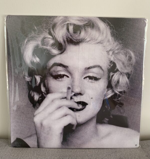Metallist seinapilt Monroe 2