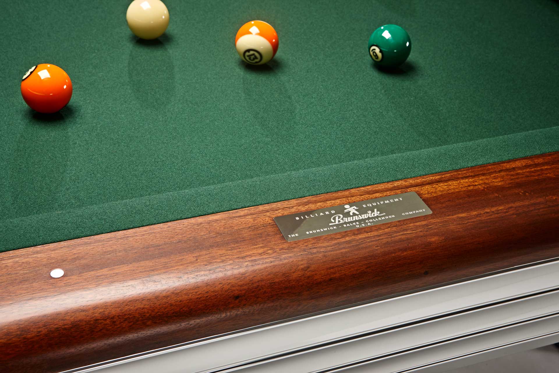 70345-Brunswick-Centennial-Rosewood-chrom-pool-table-detail-1