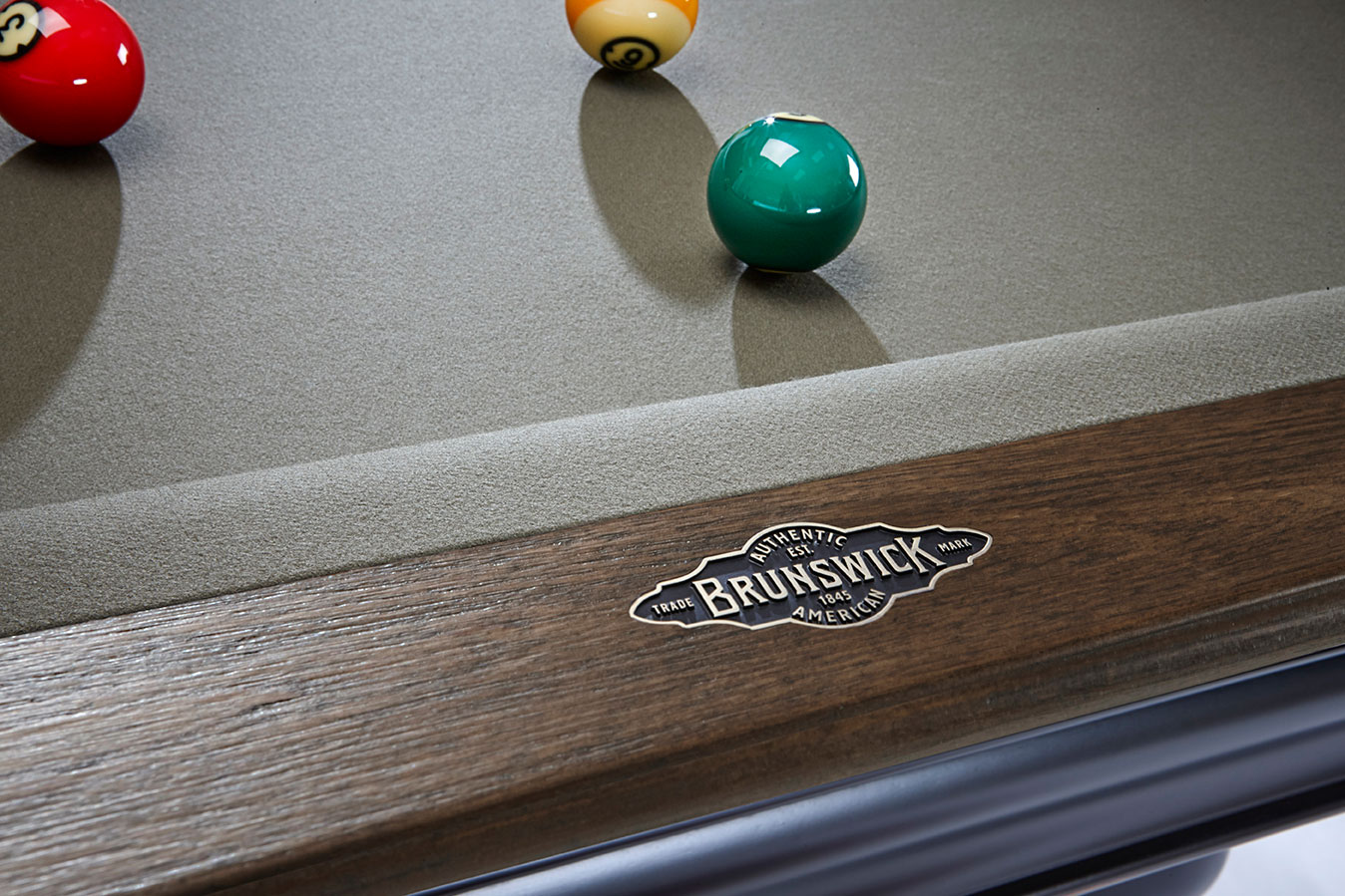 70530-Glenwood-pool-table-Black-matte-Coffee-Tapered-detail